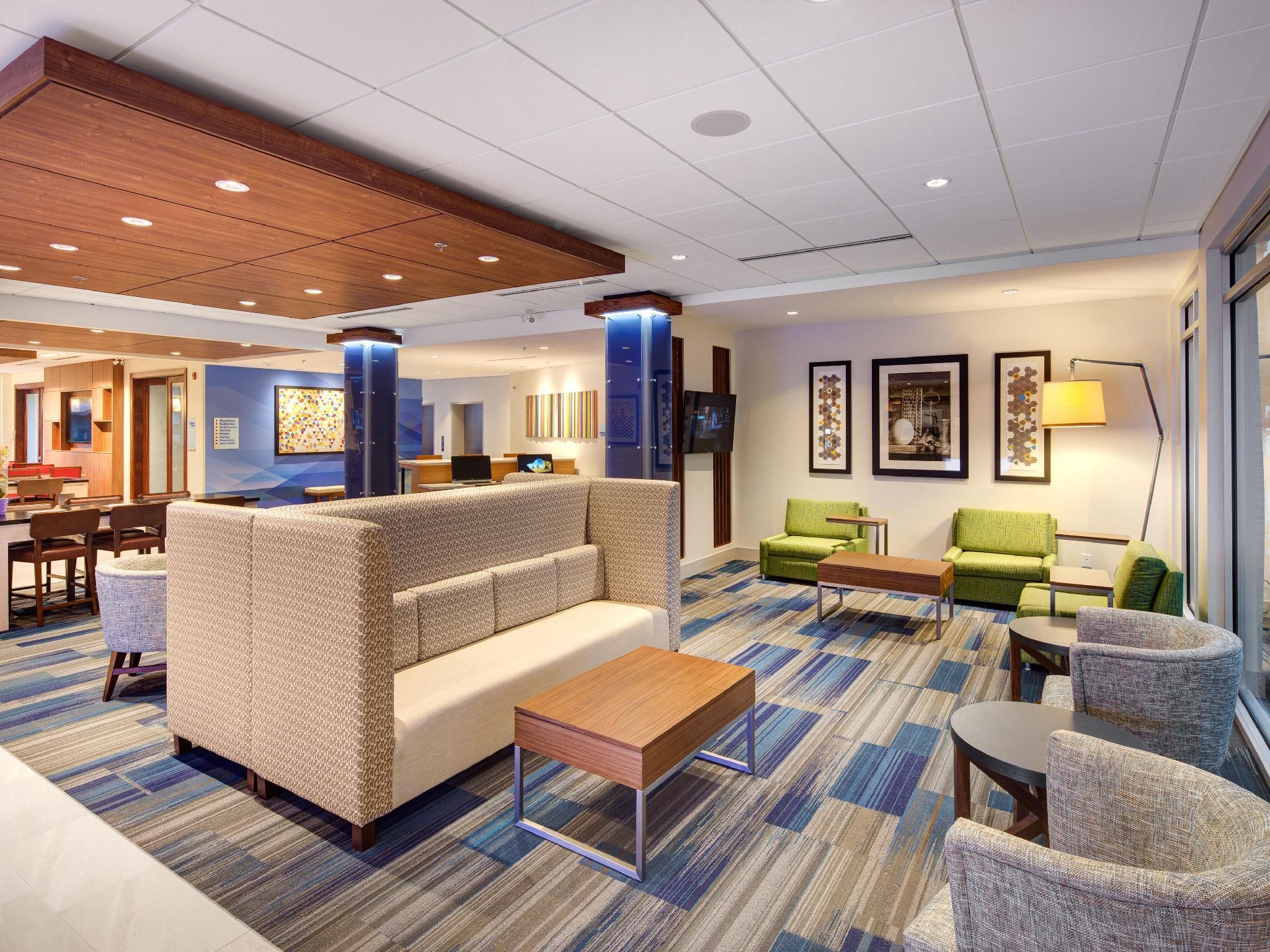 Holiday Inn Express & Suites Terrace By Ihg Exteriér fotografie