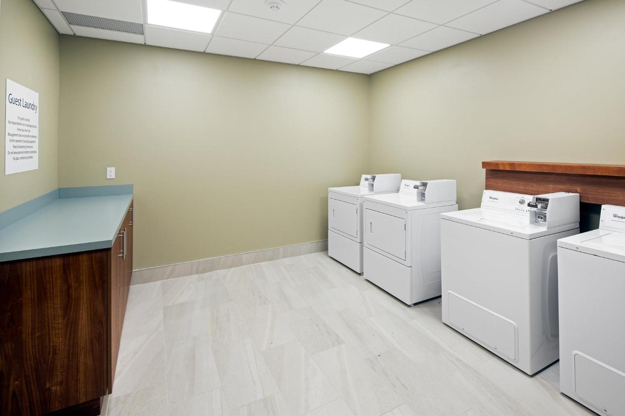 Holiday Inn Express & Suites Terrace By Ihg Exteriér fotografie