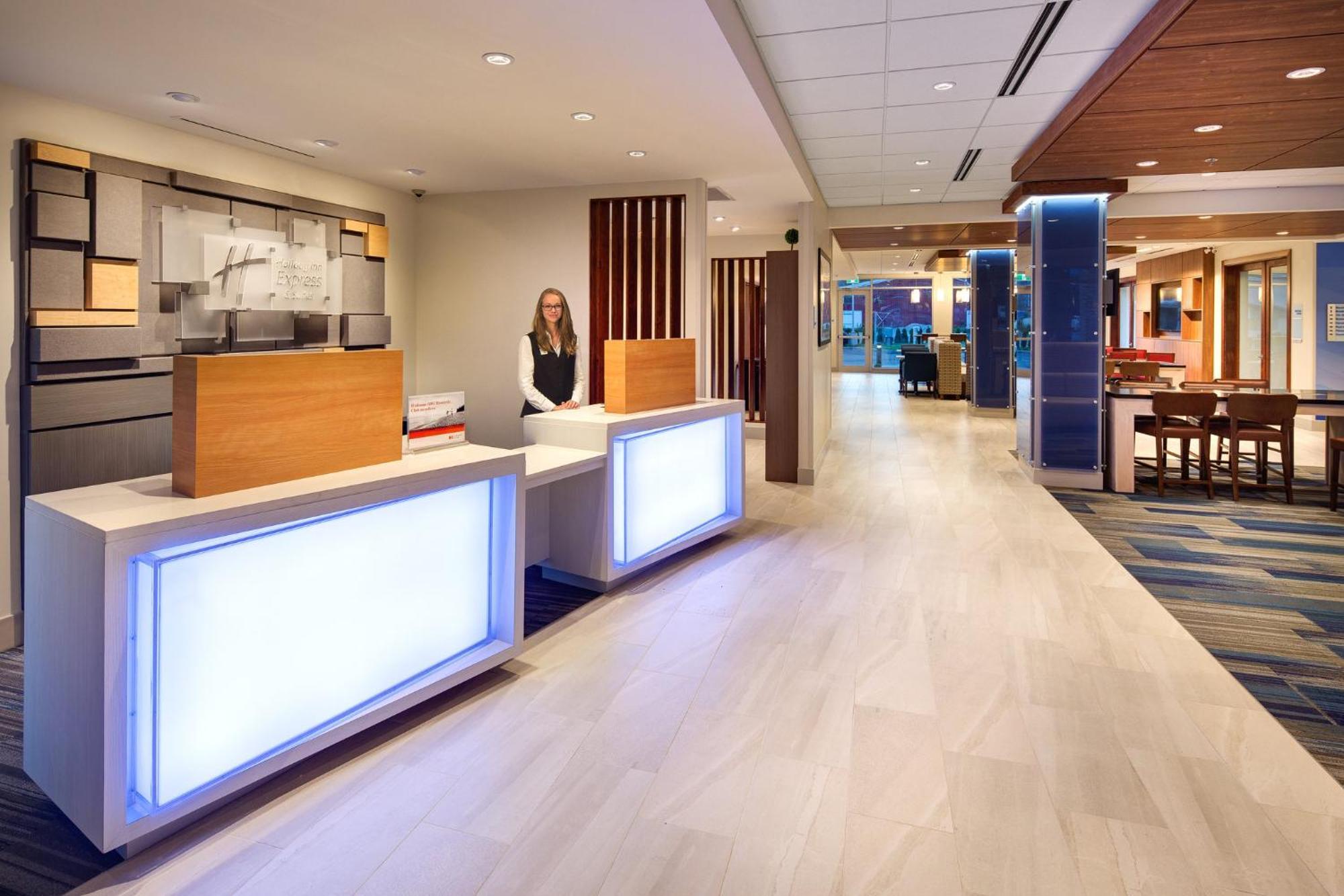 Holiday Inn Express & Suites Terrace By Ihg Exteriér fotografie