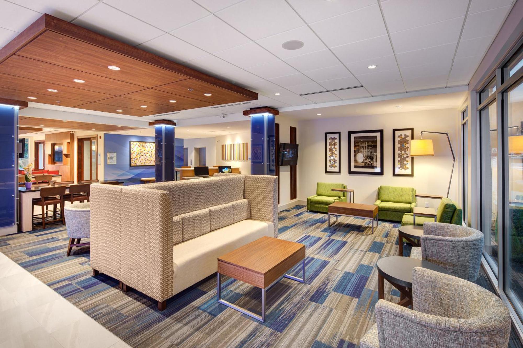 Holiday Inn Express & Suites Terrace By Ihg Exteriér fotografie